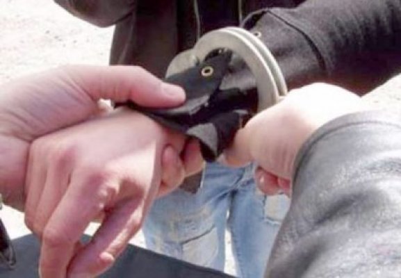 Copii cercetaţi pentru spargerea unei locuinţe din Constanţa